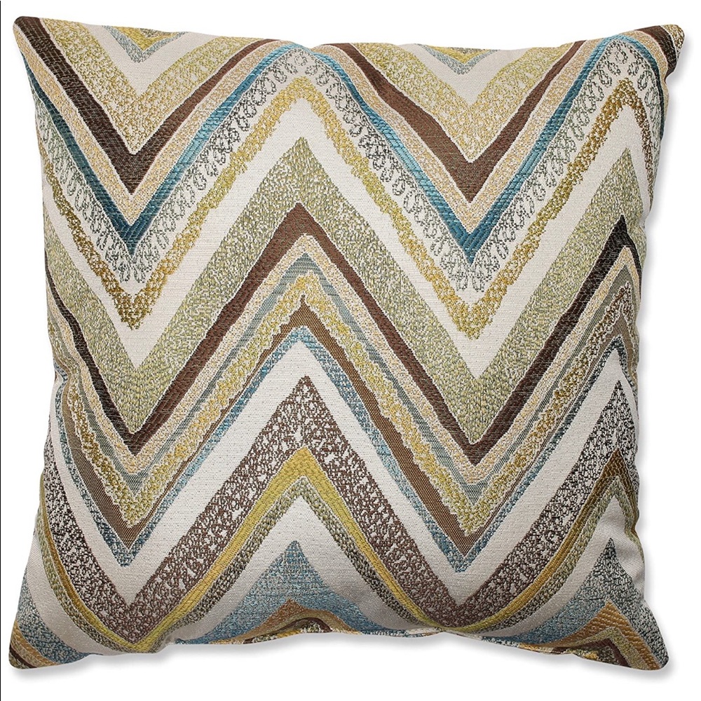 NWT-Pillow Perfect Zig Zag Capri Throw Pillow